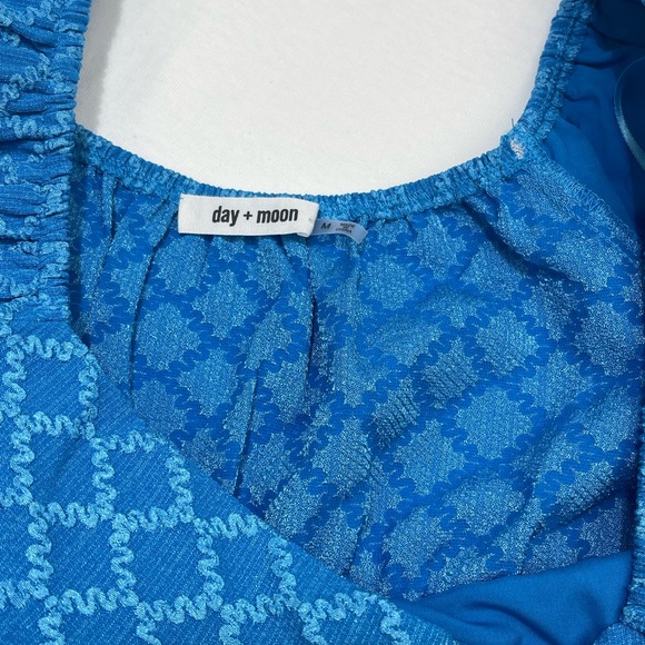 NWT Day + Moon Blue Puff Sleeve Peplum Crop Top - Picture 6 of 8